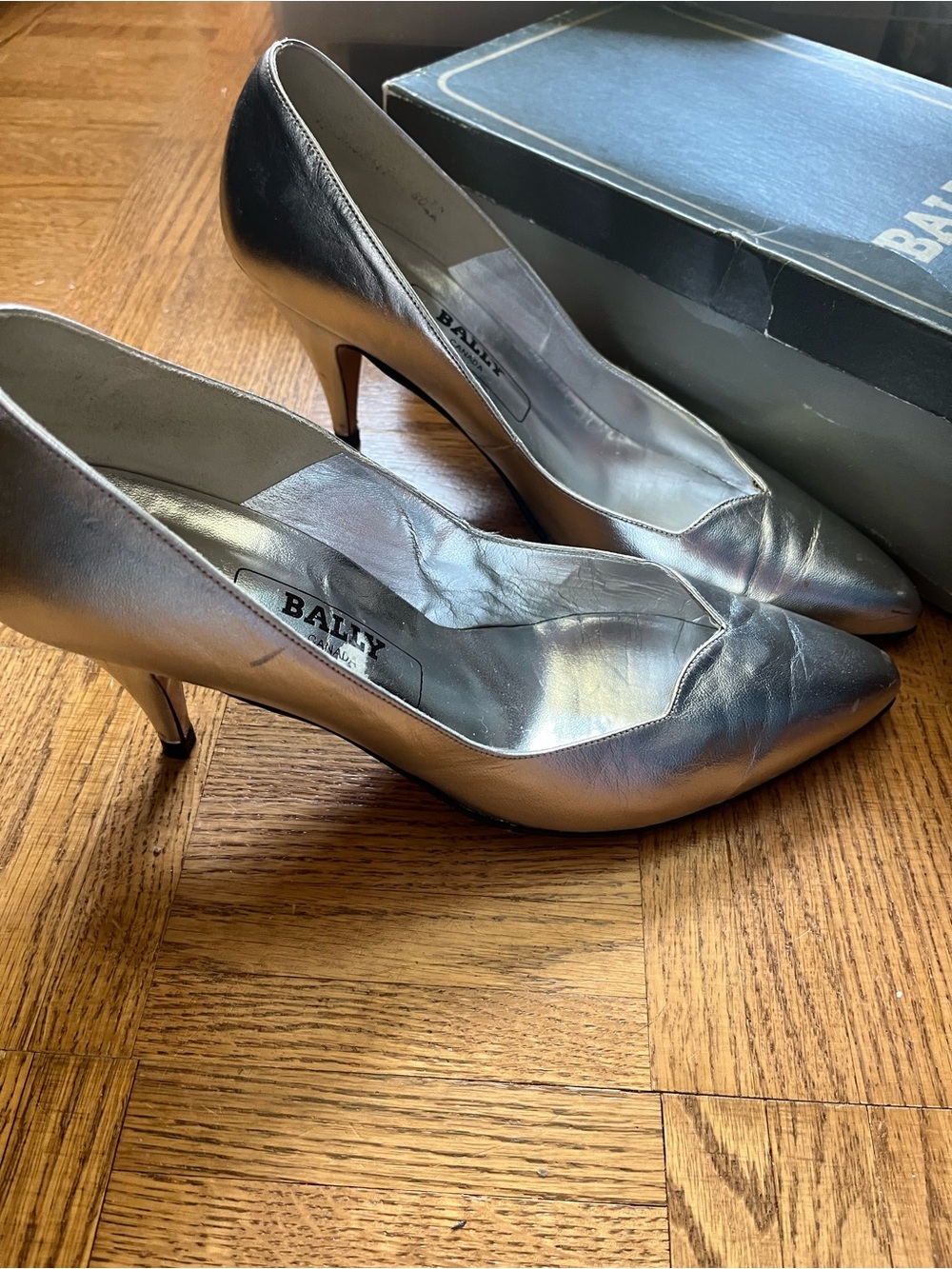 Bally Silver Metallic Leather Pointed Pumps | Size 8 AA - Picture 11 of 14